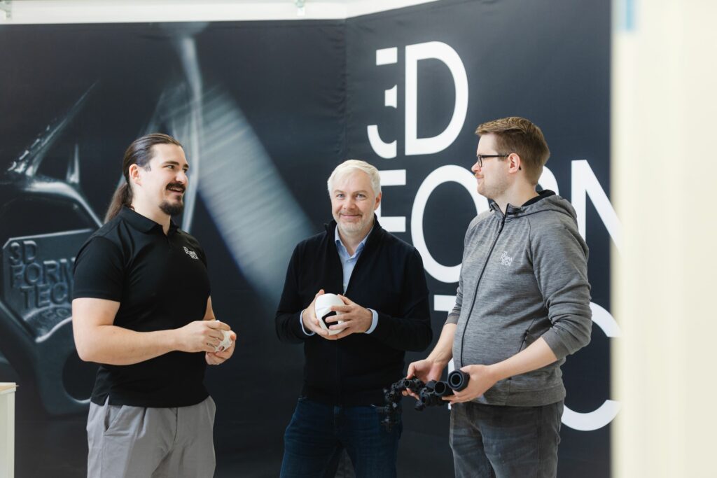 A pivotal moment for 3D Formtech, which originated as a one-man venture, occurred at the Subcontracting Fair in 2014, according to CEO Toni Järvitalo (pictured in the middle). By 2024, at the 3D and New Materials Fair, the company, now comprising 19 employees, commemorated its anniversary. 